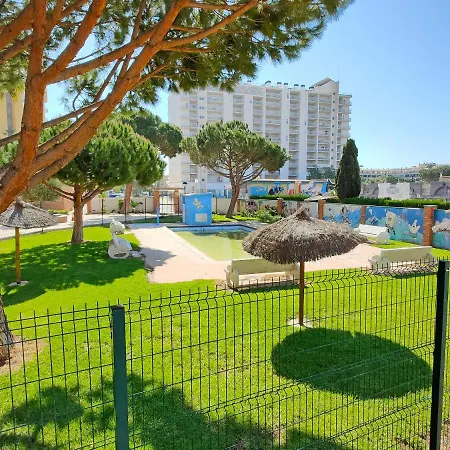 Global Properties, Con Piscina En Residencial Brezo